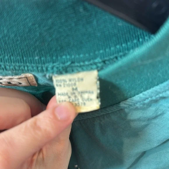 Vintage Izod Pullover - Picture 2 of 4